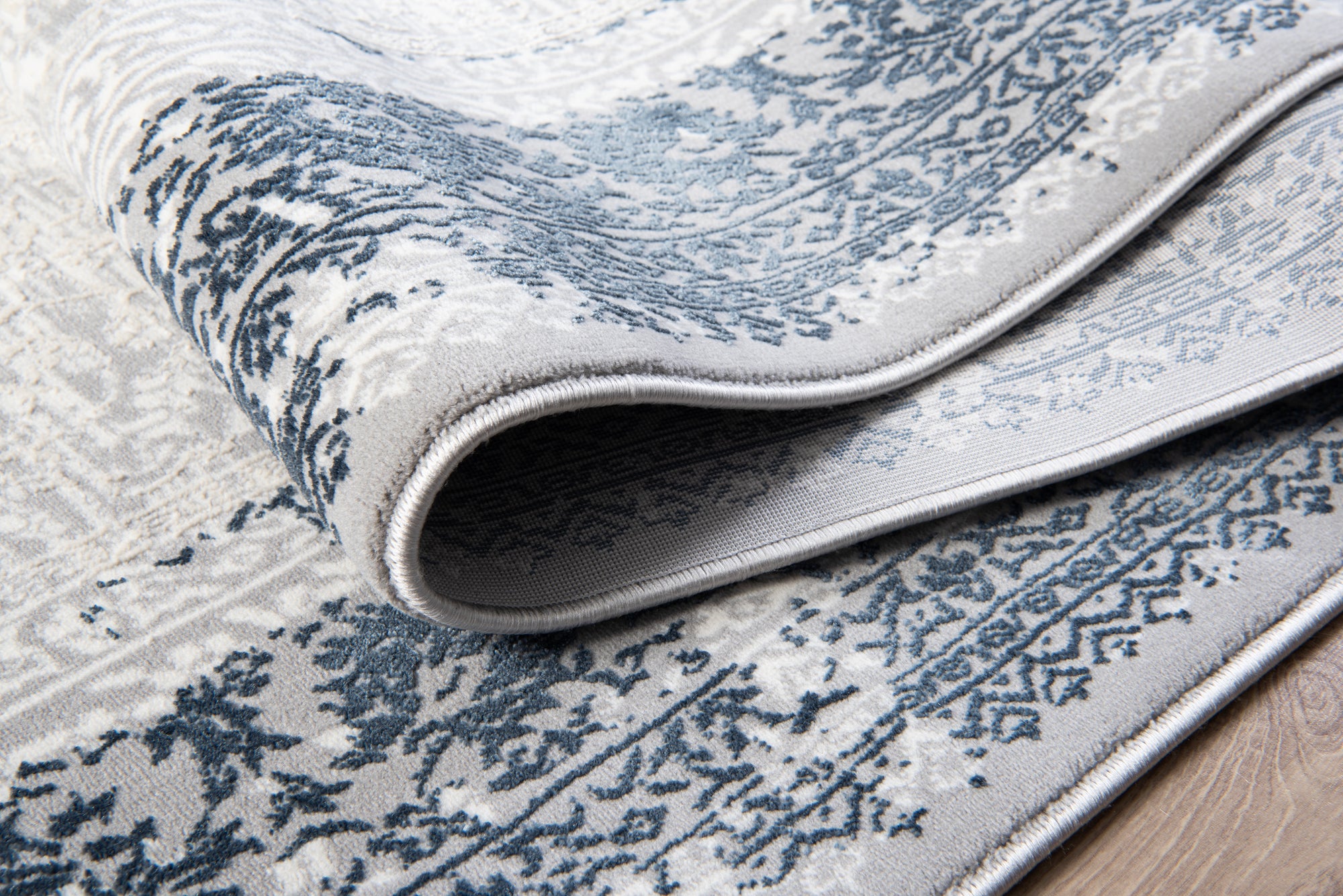 Laviense Vienna klasik desenli halı