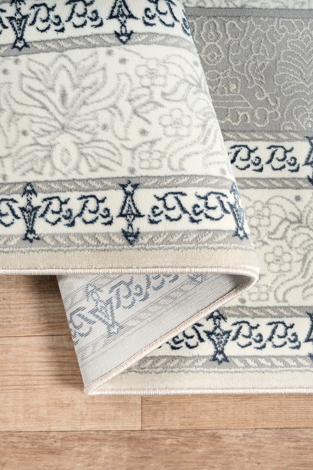 Laviense Vienna klasik desenli salon halısı