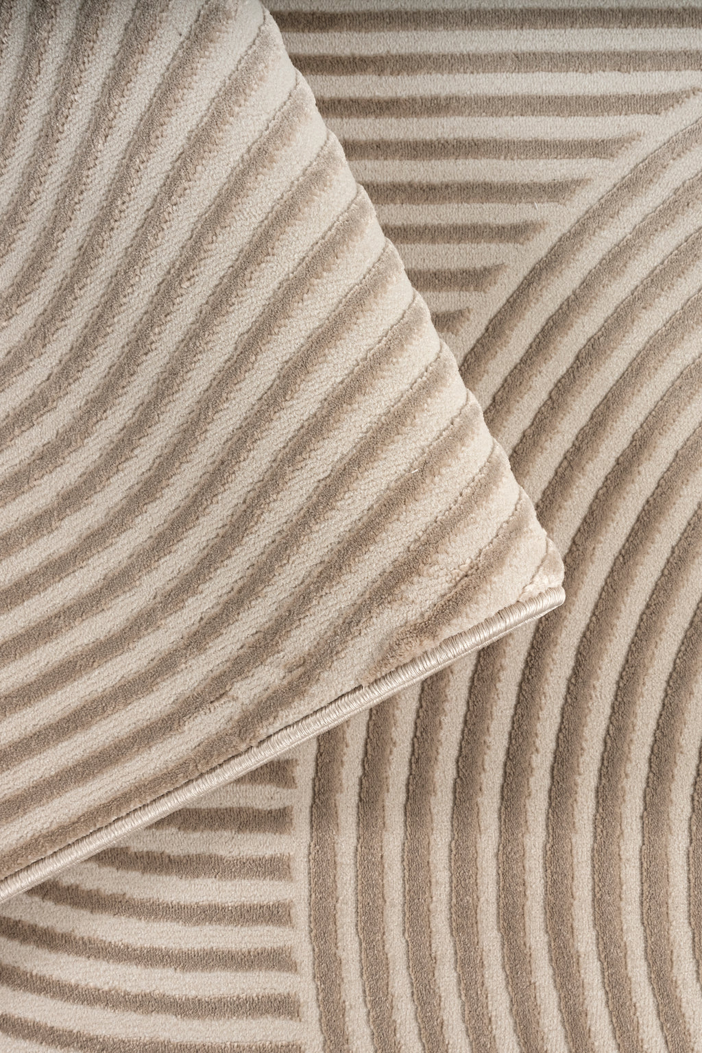 Laviense Vienna modern desenli halı